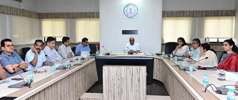 CG CS Vikas Sheel holds meeting to review resolutions of grievances
